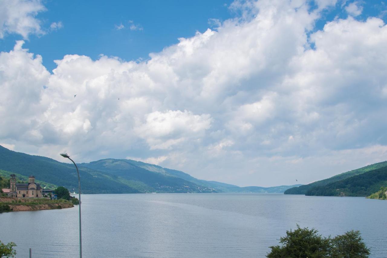 Yeti Guest House Mavrovo Luaran gambar