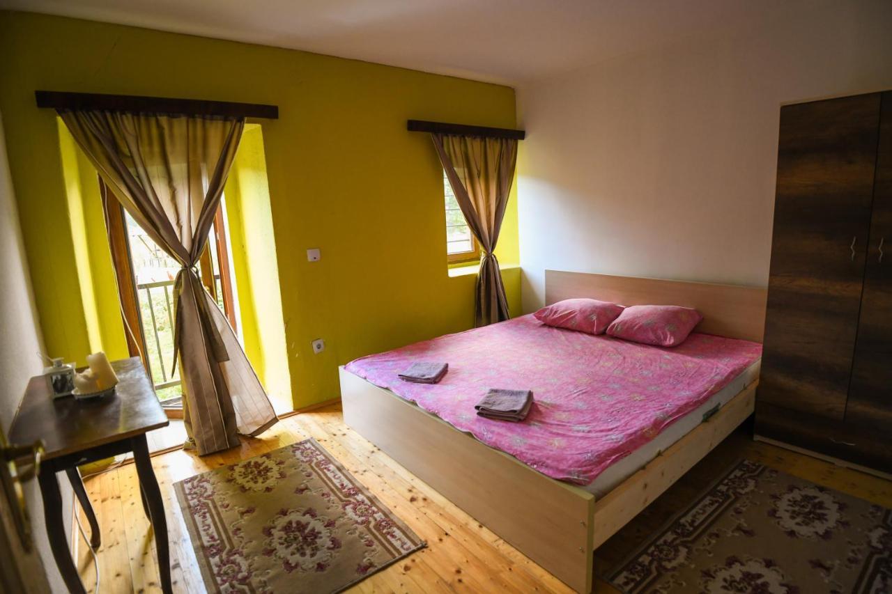 Yeti Guest House Mavrovo Luaran gambar